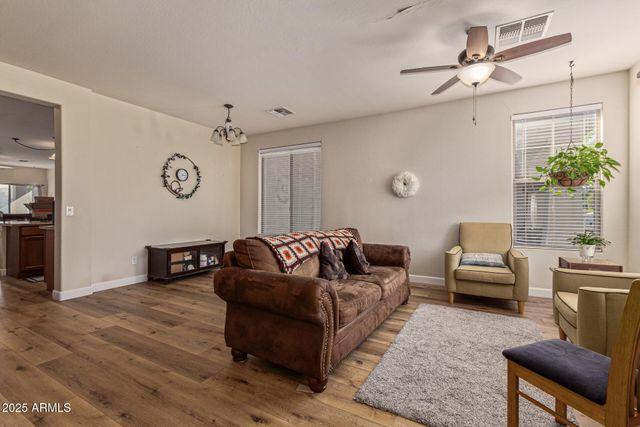 1193 W DESERT HOLLOW Drive, San Tan Valley, AZ 85143