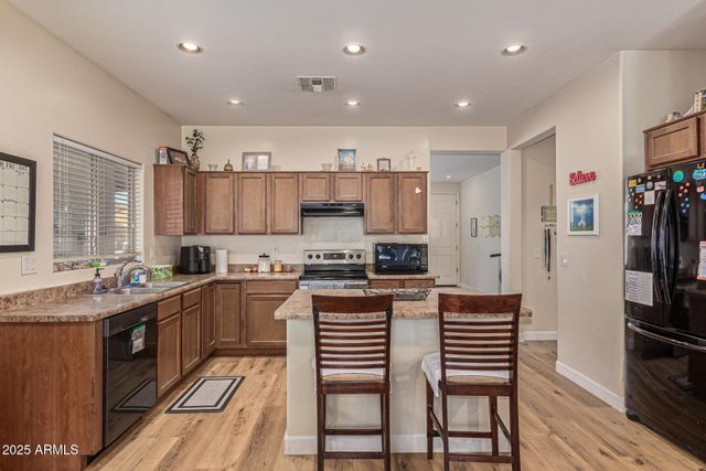 1193 W DESERT HOLLOW Drive, San Tan Valley, AZ 85143