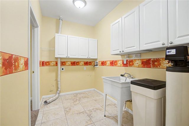 2734 Cedarbrook Way, Beavercreek, OH 45431