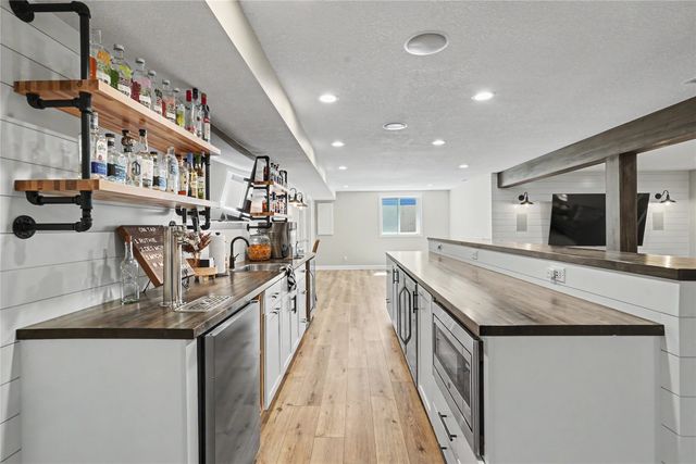 1488 Marina Cove Drive, Polk City, IA 50226