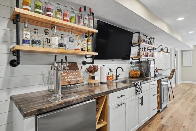 1488 Marina Cove Drive, Polk City, IA 50226
