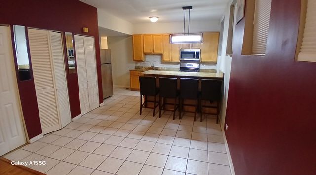 1430 E 69th Street 1S, Chicago, IL 60637