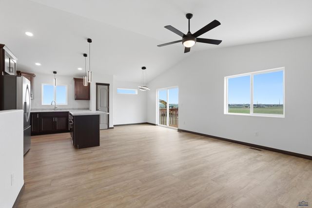 526 DENALI DR, Box Elder, SD 57719