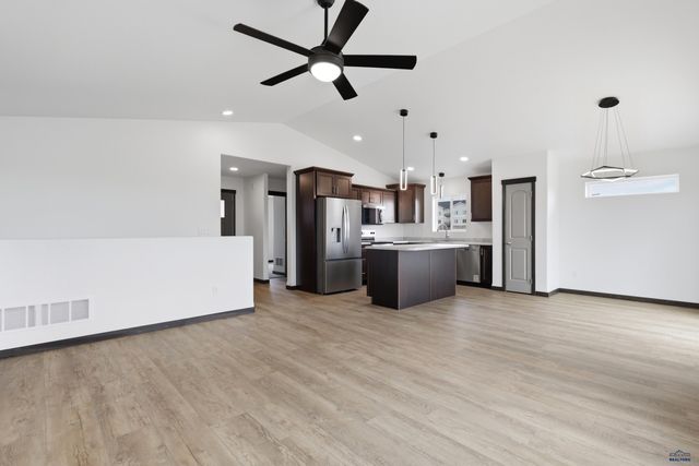 526 DENALI DR, Box Elder, SD 57719