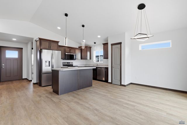 526 DENALI DR, Box Elder, SD 57719