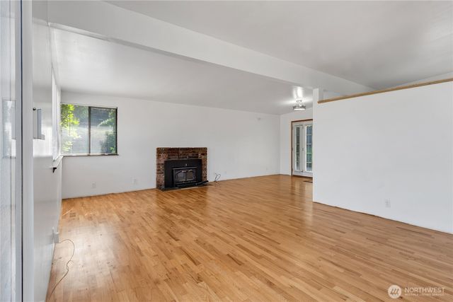 317 S 208th Street, Des Moines, WA 98198