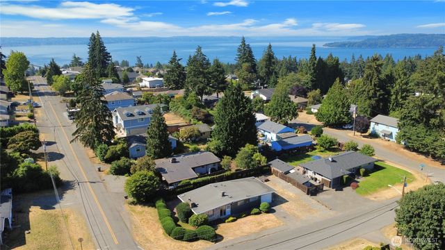 317 S 208th Street, Des Moines, WA 98198