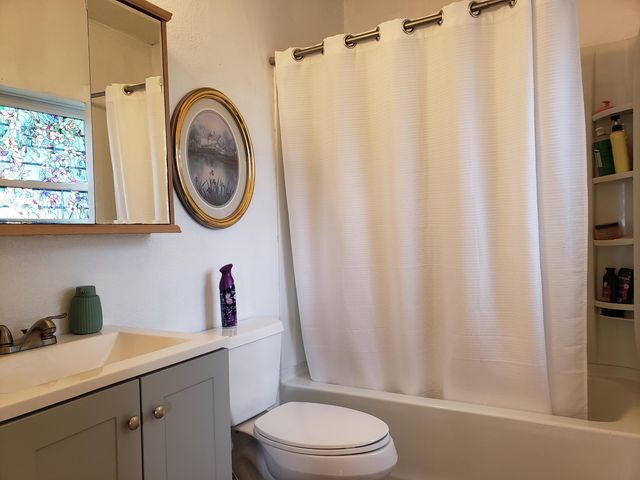 1108 E Cleveland Avenue, Monett, MO 65708