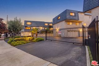 18550 Hatteras Street 100, Tarzana, CA 91356