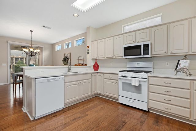 216 Whispering Wind DR, Georgetown, TX 78633