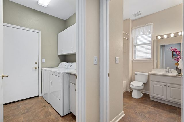 216 Whispering Wind DR, Georgetown, TX 78633