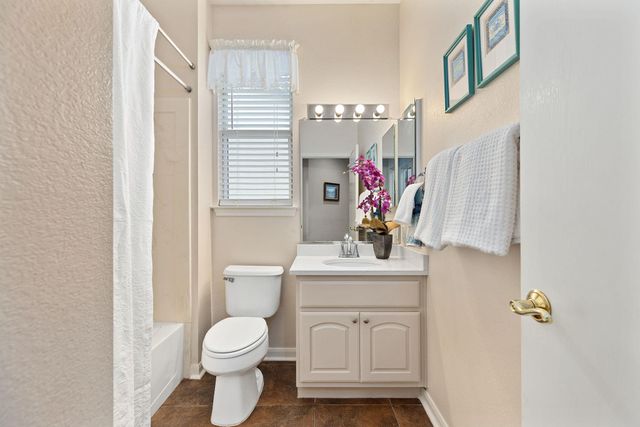 216 Whispering Wind DR, Georgetown, TX 78633