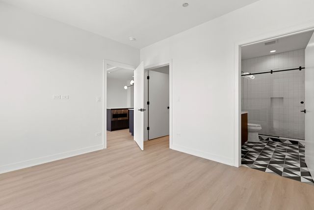 1801 W Grand Avenue 202, Chicago, IL 60622