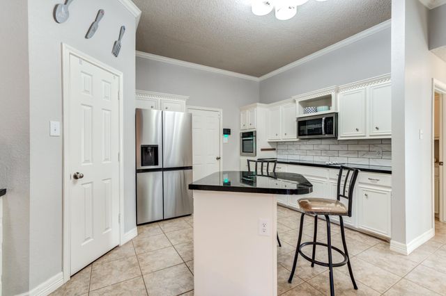 1004 Oshkosh Avenue, Lubbock, TX 79416