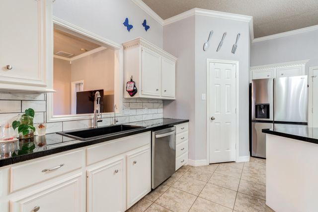 1004 Oshkosh Avenue, Lubbock, TX 79416