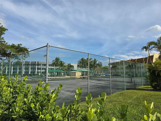 6890 Royal Palm Blvd 211H, Margate, FL 33063