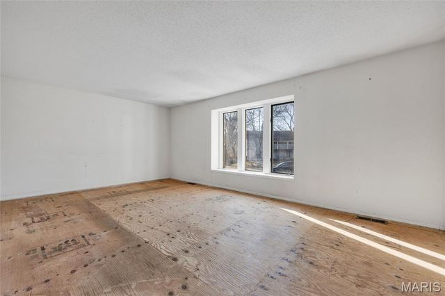 3 Newfield Court, Ballwin, MO 63011