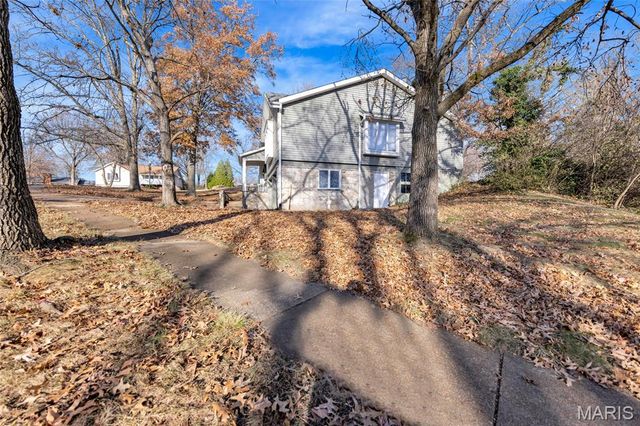 3 Newfield Court, Ballwin, MO 63011