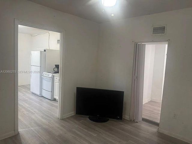 1501 NW 42nd St, Miami, FL 33142