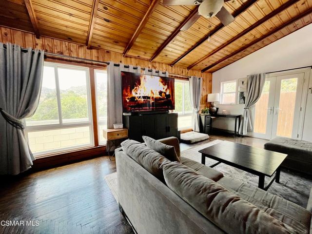 9333 Rowell Avenue, Chatsworth, CA 91311