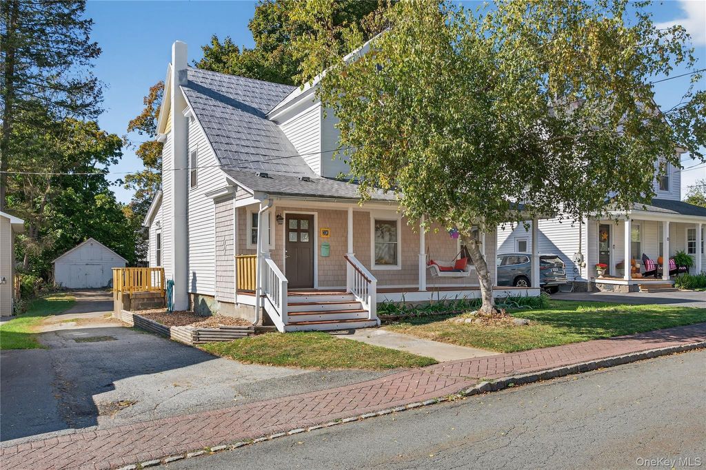 10 Howe Street, Warwick, NY 10990
