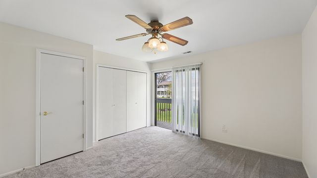 34306 N Birch Lane 16C, Gurnee, IL 60031