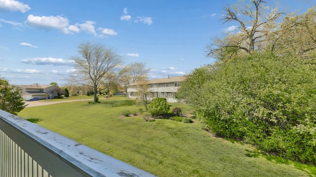 34306 N Birch Lane 16C, Gurnee, IL 60031