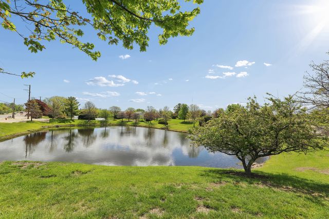 34306 N Birch Lane 16C, Gurnee, IL 60031