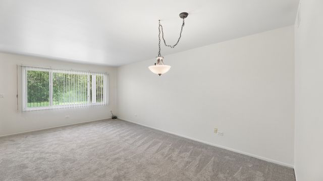 34306 N Birch Lane 16C, Gurnee, IL 60031