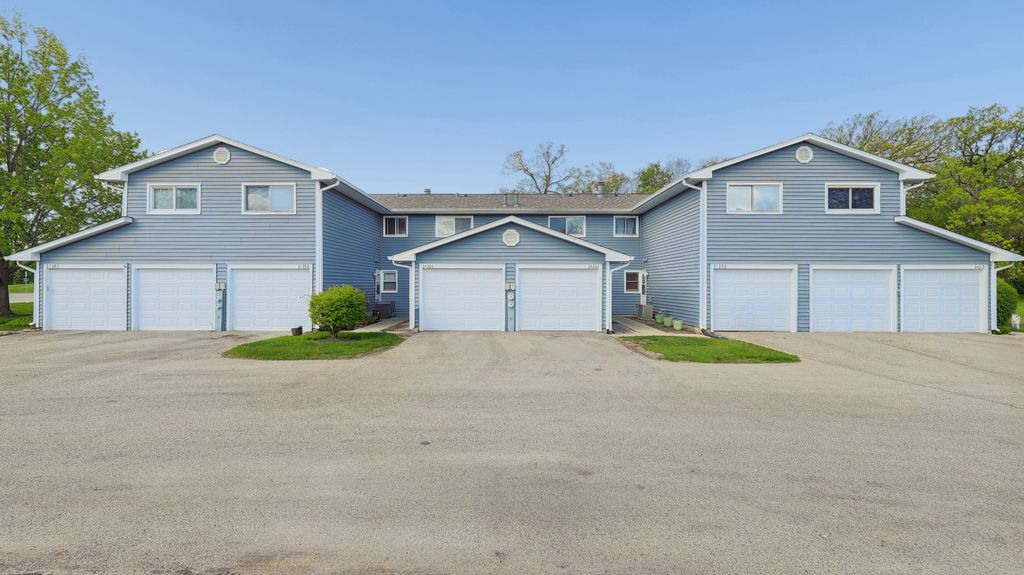 34306 N Birch Lane 16C, Gurnee, IL 60031