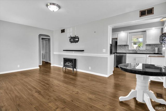 4900 Daylight Drive, Evansville, IN 47725