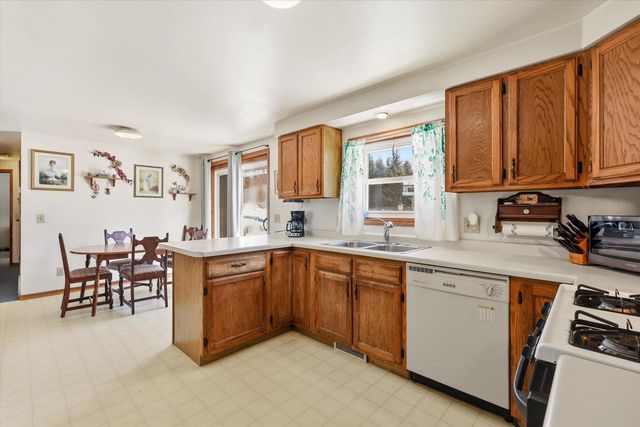 N5516 HILLSIDE DRIVE, Wild Rose, WI 54984