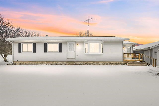 N5516 HILLSIDE DRIVE, Wild Rose, WI 54984