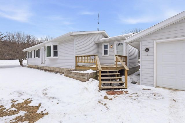 N5516 HILLSIDE DRIVE, Wild Rose, WI 54984