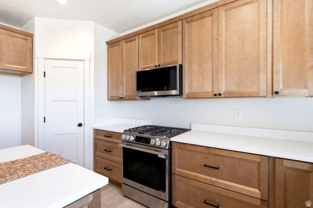 3031 W SOLACE ST, Syracuse, UT 84075