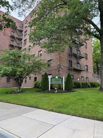 87-56 Francis Lewis Blvd B31, Queens Village, NY 11427