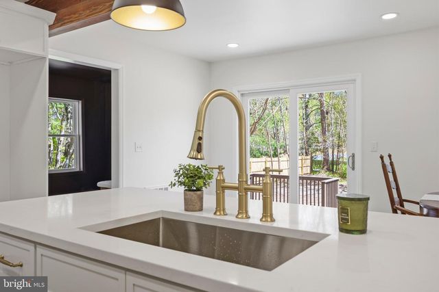 339 ZION RD, Egg Harbor Township, NJ 08234