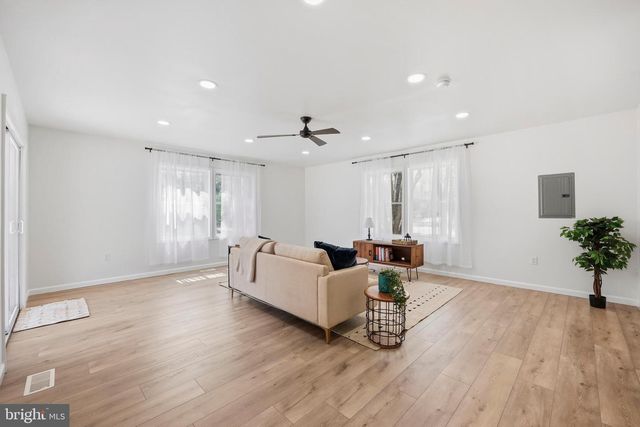 339 ZION RD, Egg Harbor Township, NJ 08234