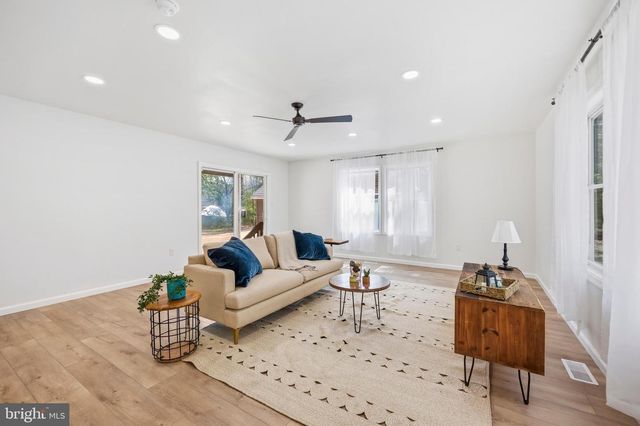 339 ZION RD, Egg Harbor Township, NJ 08234