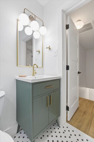 421 E JENNINGS Street, Tallahassee, FL 32301