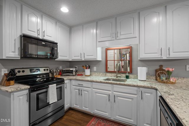 262 Clayton Pointe Drive, Clayton, NC 27520