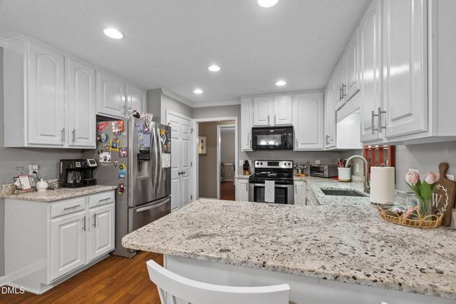 262 Clayton Pointe Drive, Clayton, NC 27520