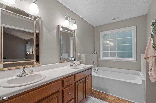 262 Clayton Pointe Drive, Clayton, NC 27520