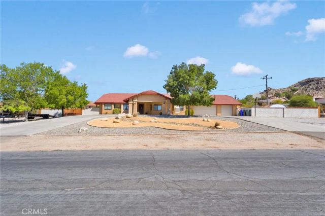 18830 Munsee, Apple Valley, CA 92307
