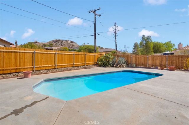 18830 Munsee, Apple Valley, CA 92307