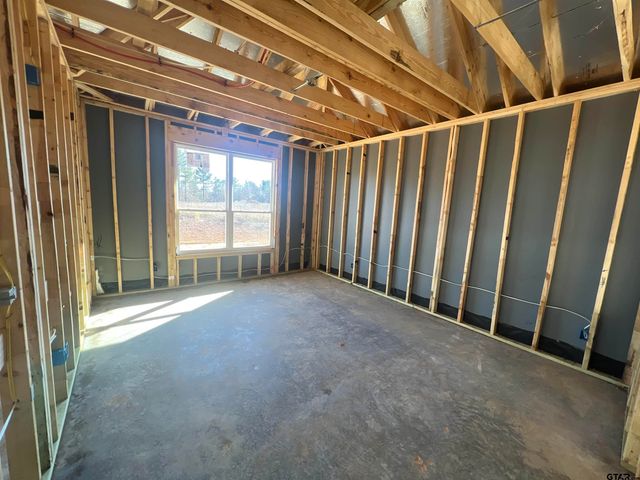 6417 Wellinton Oak Avenue, Tyler, TX 75706