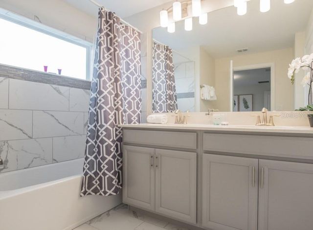 468 OCEAN COURSE AVENUE, Davenport, FL 33896