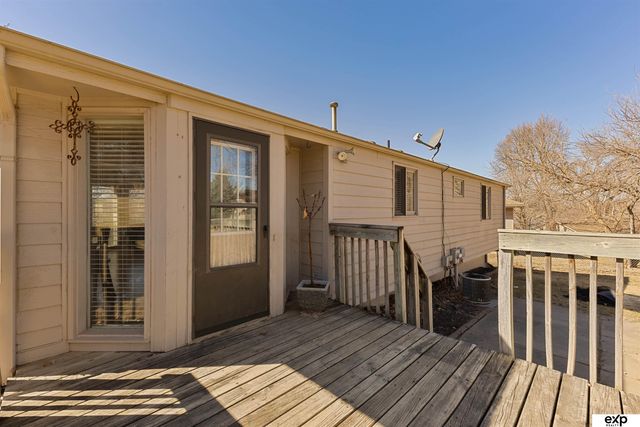1005 Conestoga Road, Papillion, NE 68046