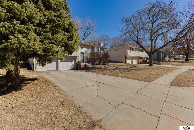 1005 Conestoga Road, Papillion, NE 68046