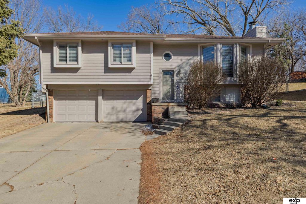 1005 Conestoga Road, Papillion, NE 68046